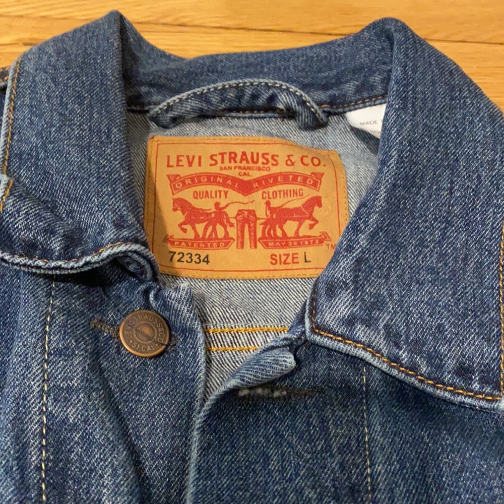 Vintage Levi’s Denim Jacket - Picture 2 of 7
